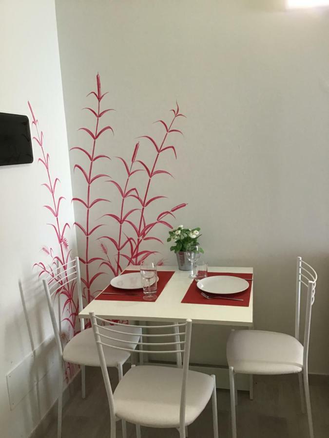 Appartamento Rubino - Lovely Little Flat 3 Minutes From Golf Club 5 Minutes From Lake Soiano Del Lago Eksteriør billede